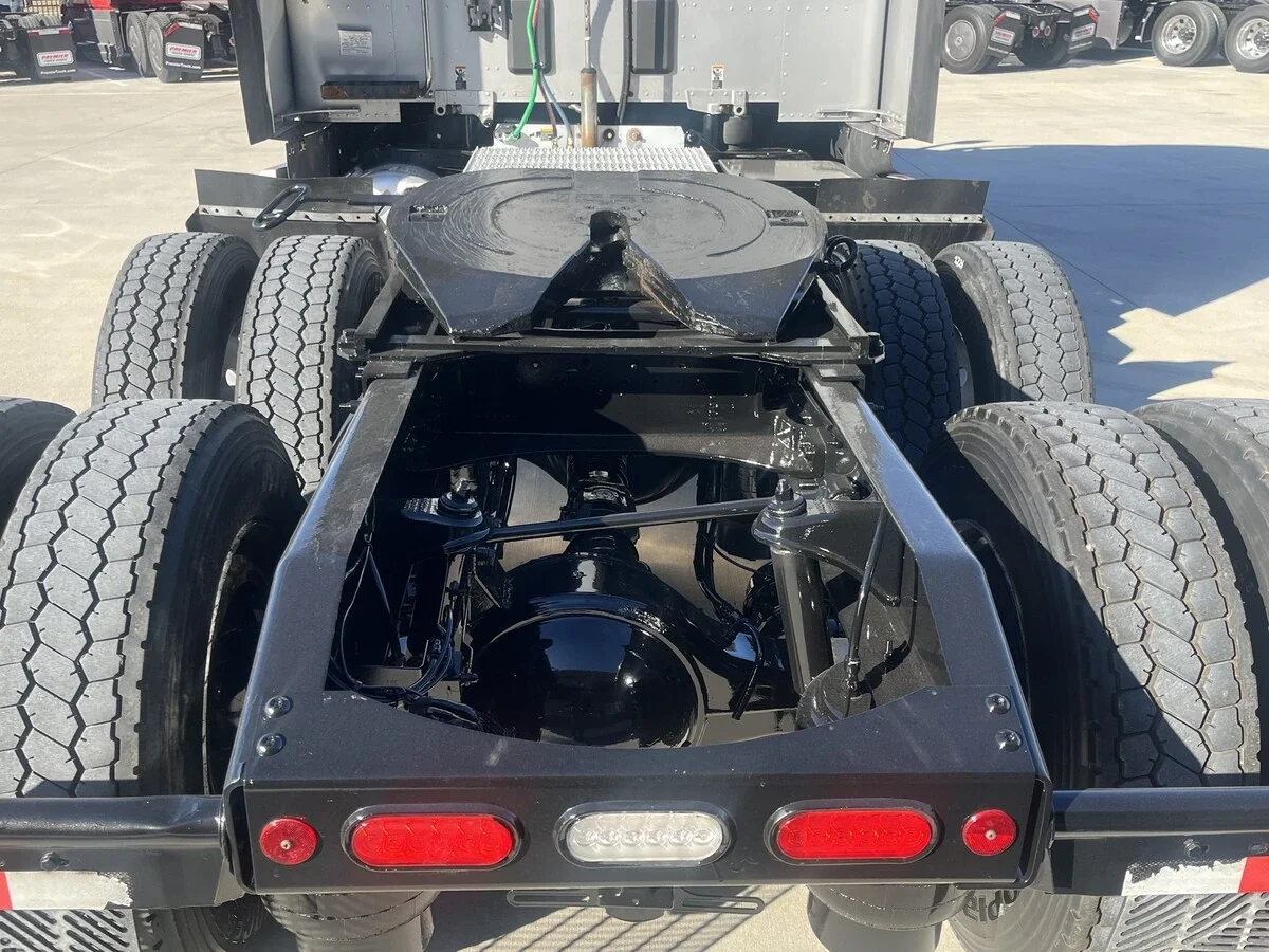 2023 Peterbilt 579 - image 5