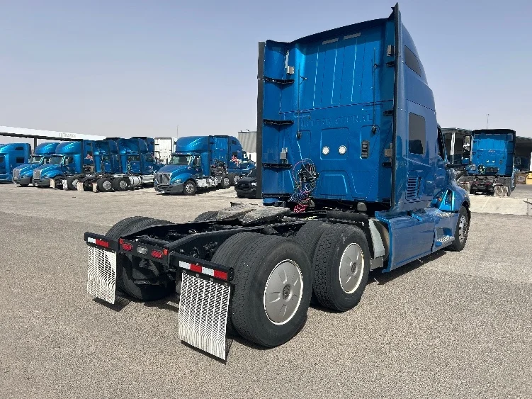 2021 International LT in El Paso, TX — photo 7