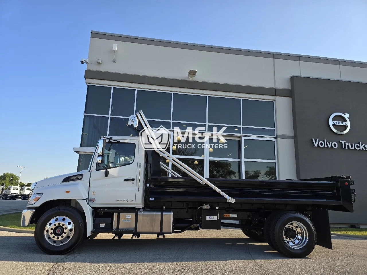 2025 Hino in Pendleton, IN — photo 4