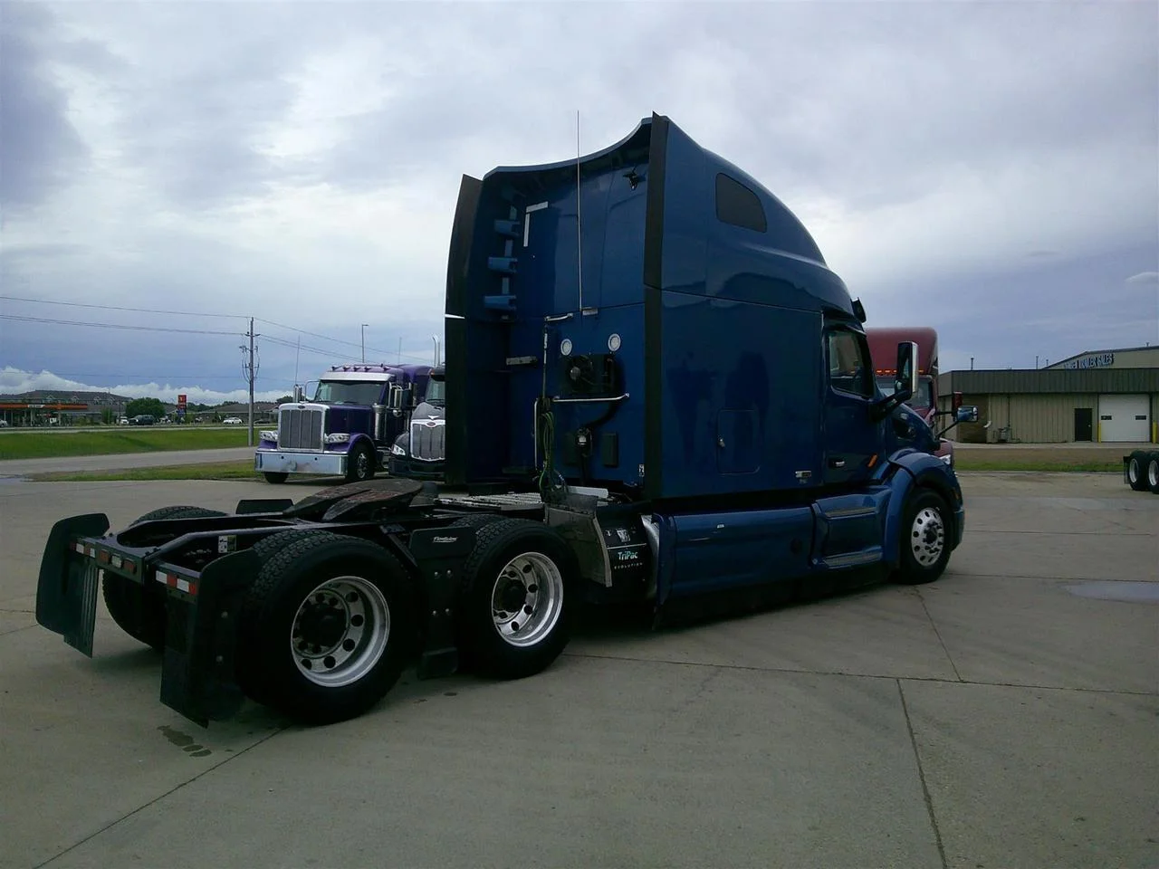 2020 Peterbilt 579 in Eau Claire, WI — photo 7