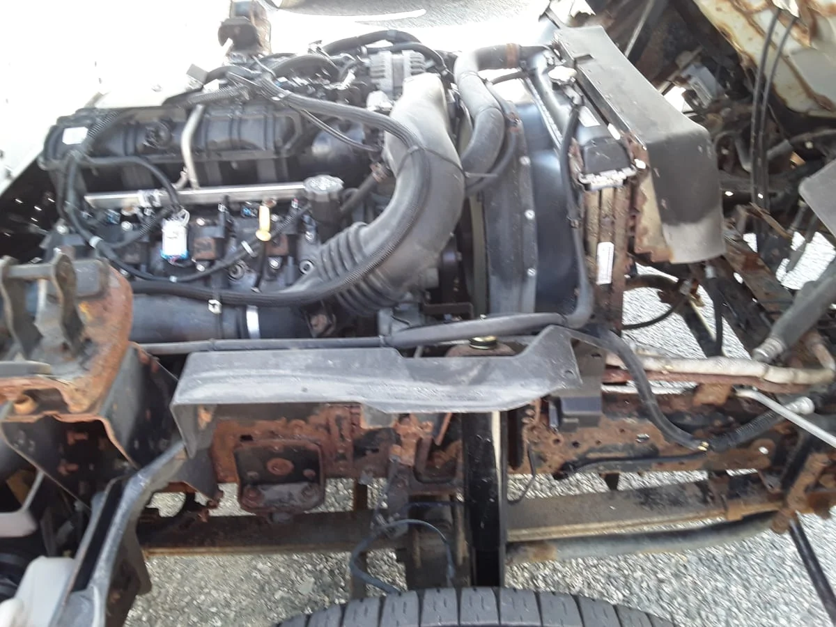 2016 Isuzu - image 10