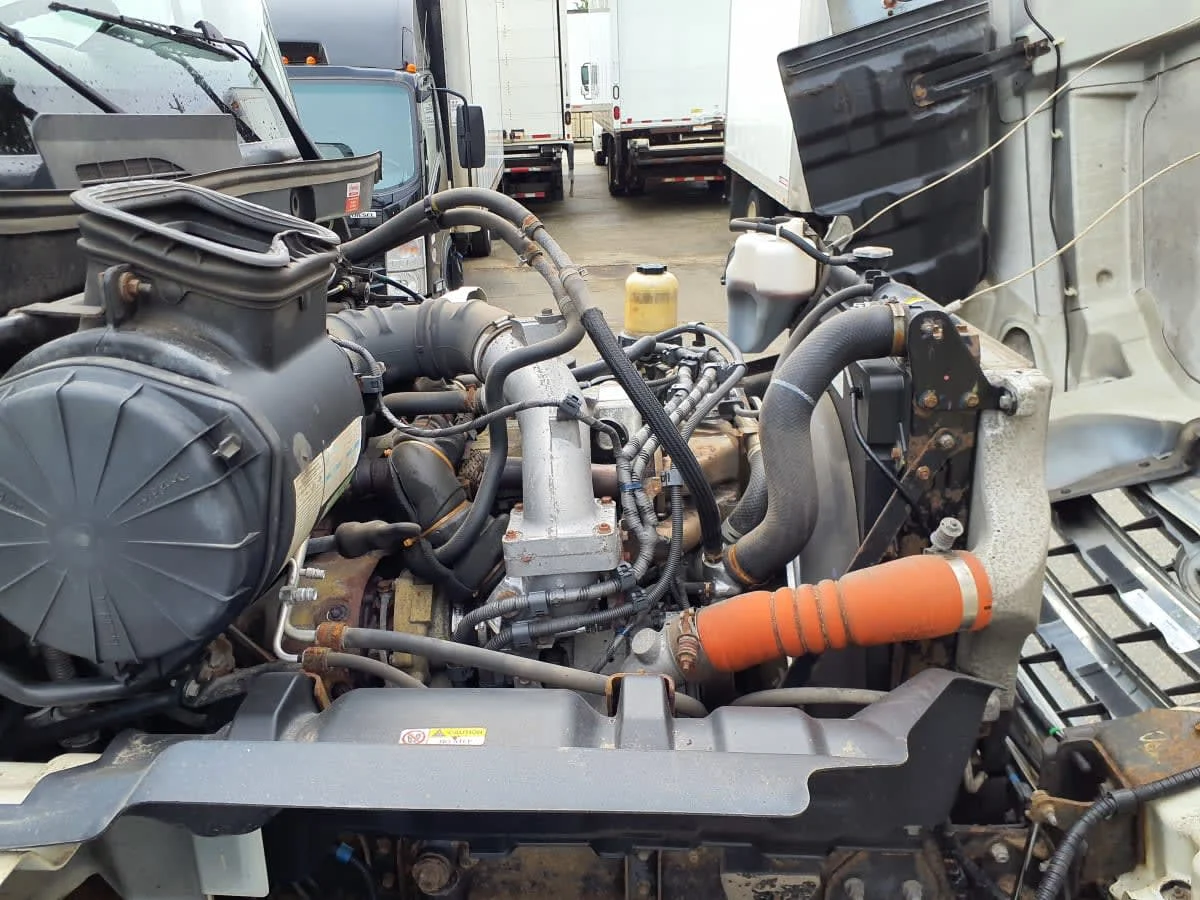 2018 Hino 338 - image 9