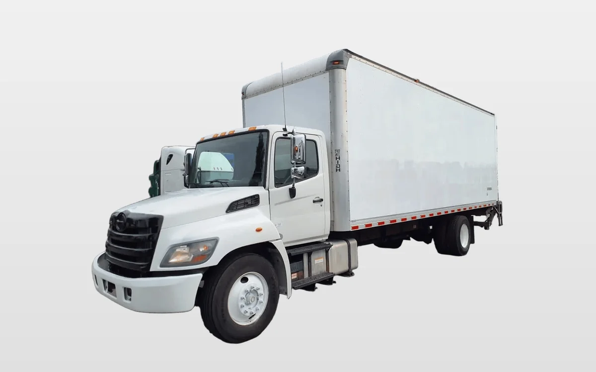 2018 Hino 338 - image 1