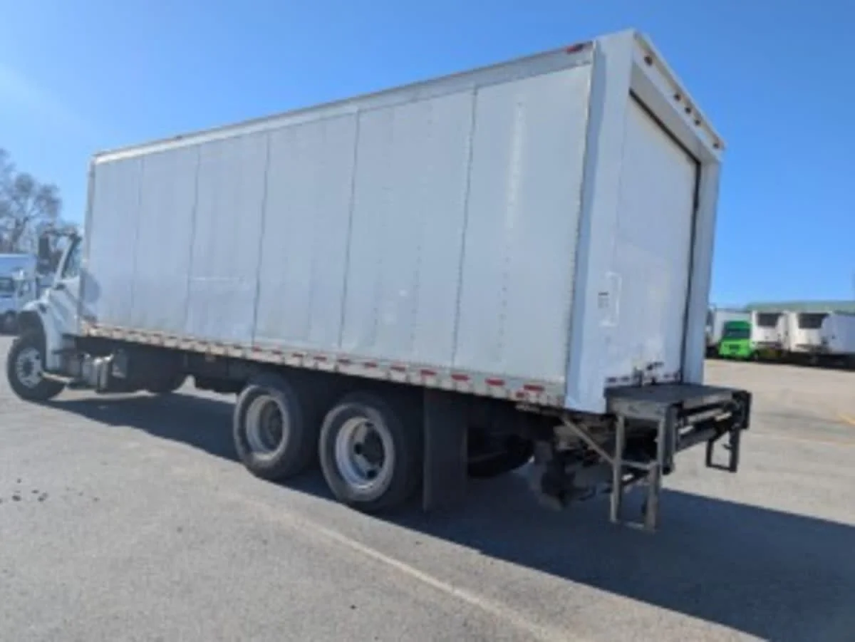 2019 Freightliner M2 106 - image 6