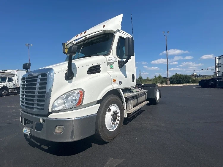 2020 Freightliner Cascadia in Columbus, OH — photo 3