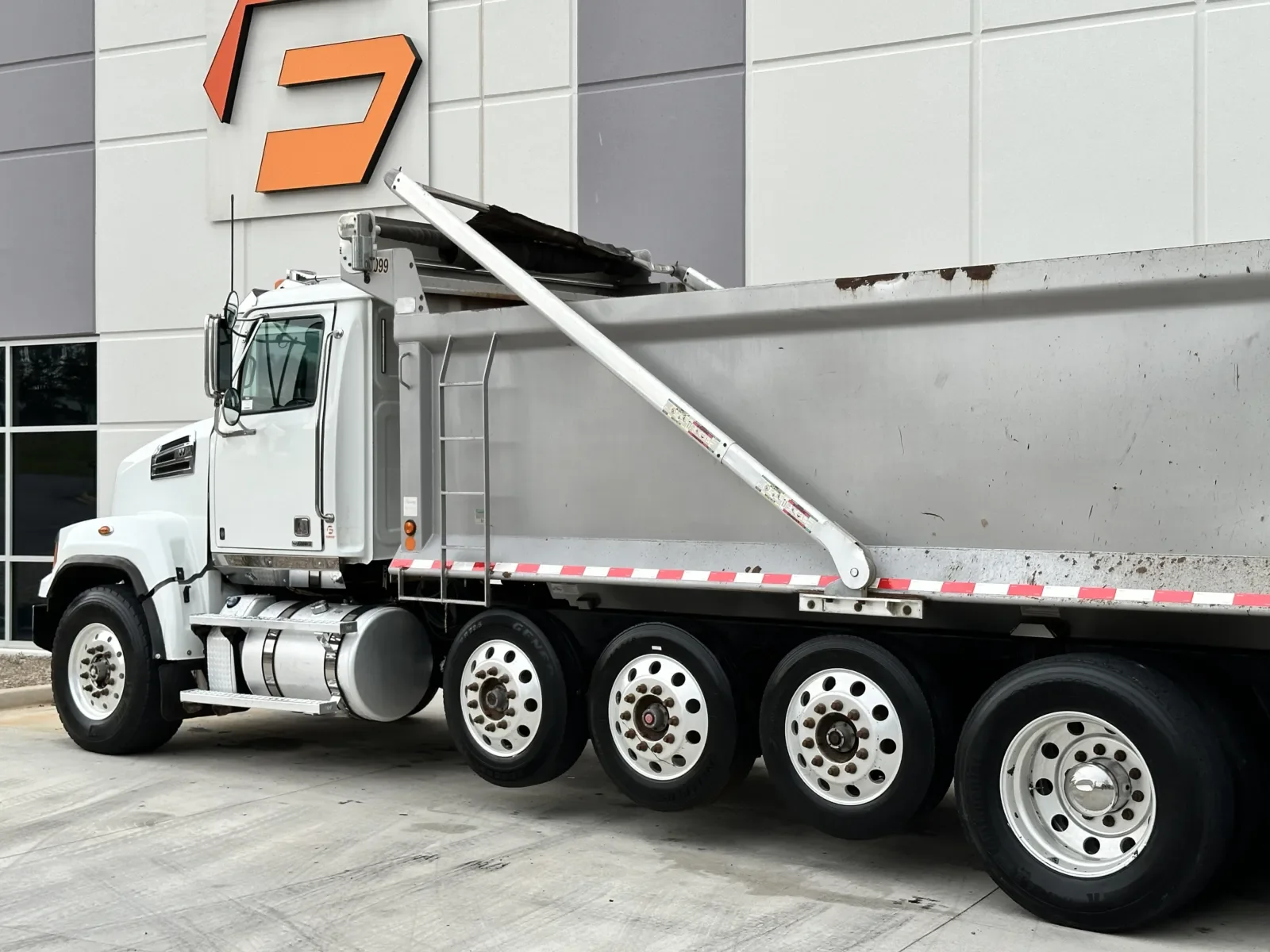 2017 Western Star 4700 in Greer, SC — photo 9
