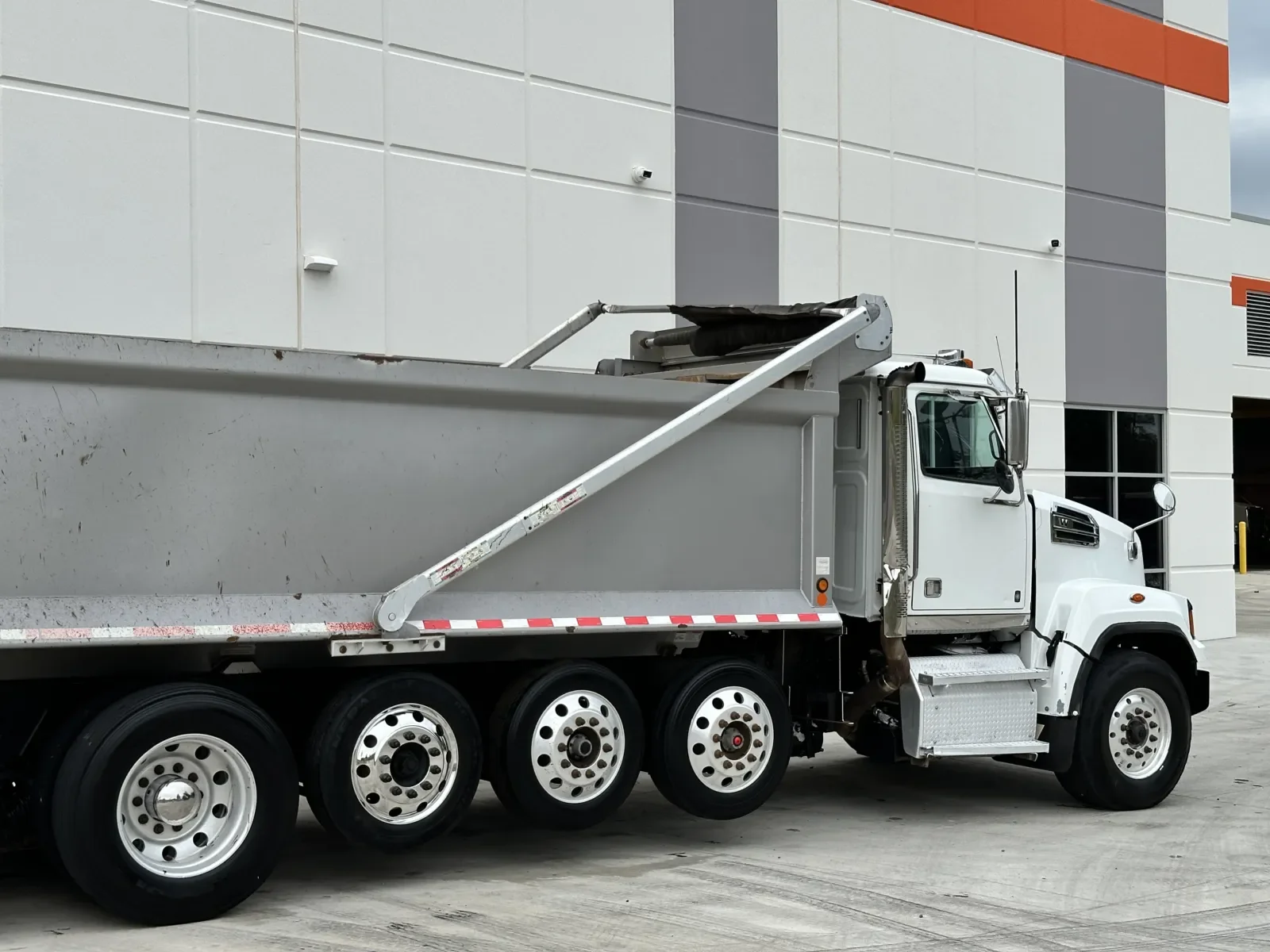 2017 Western Star 4700 in Greer, SC — photo 8