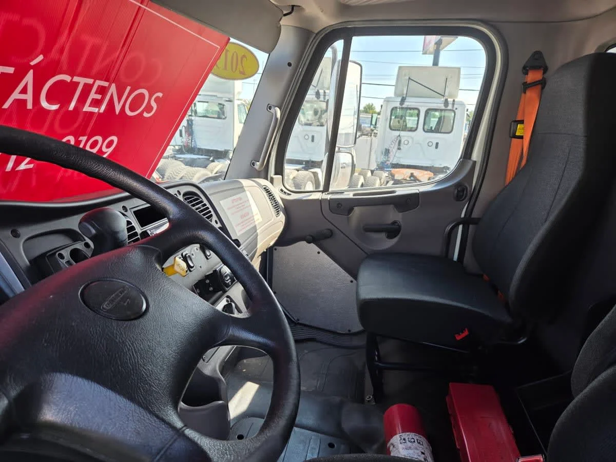 2019 Freightliner M2 106 in St. Rose, LA — photo 8