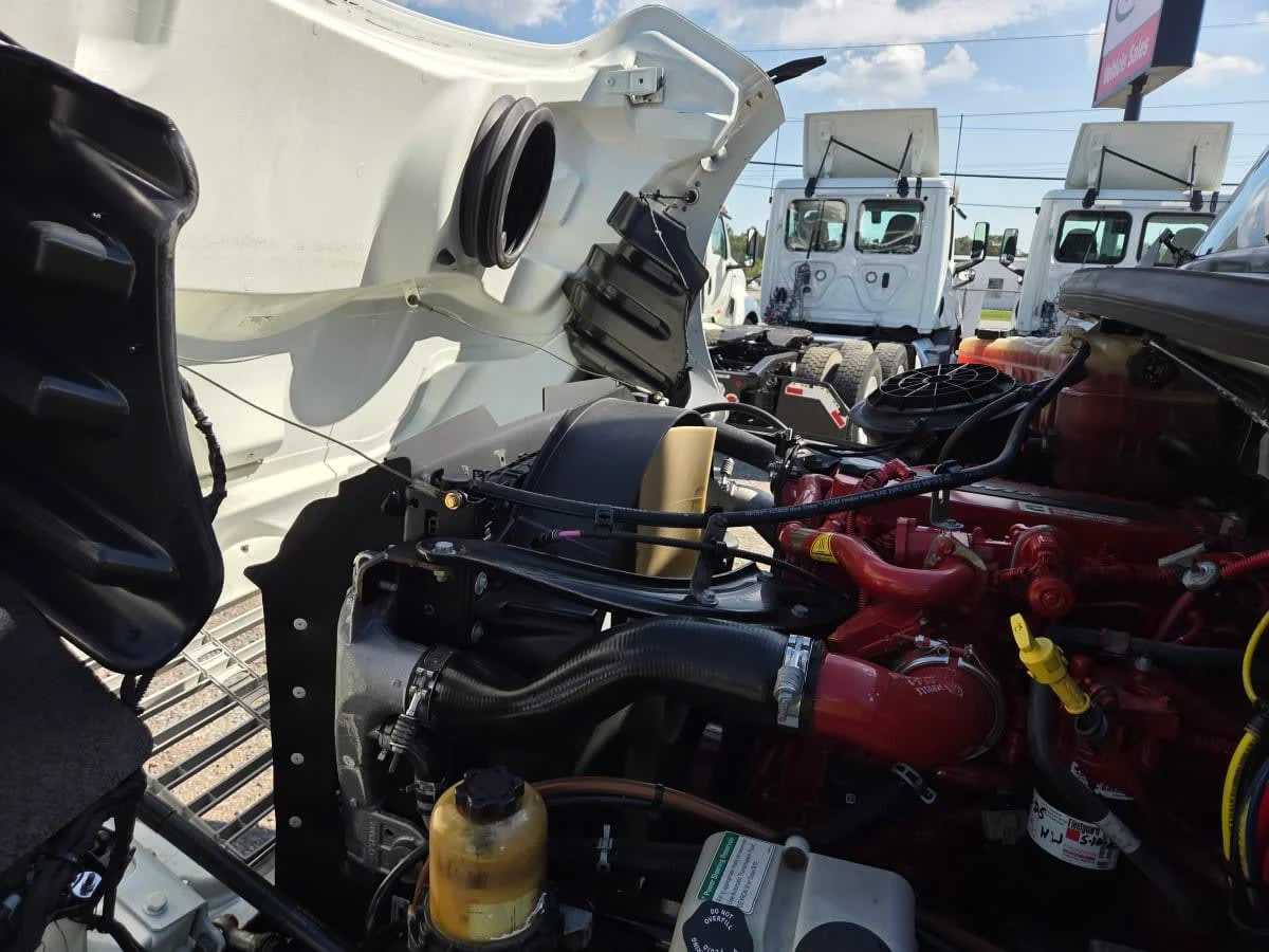 2019 Freightliner M2 106 in St. Rose, LA — photo 10