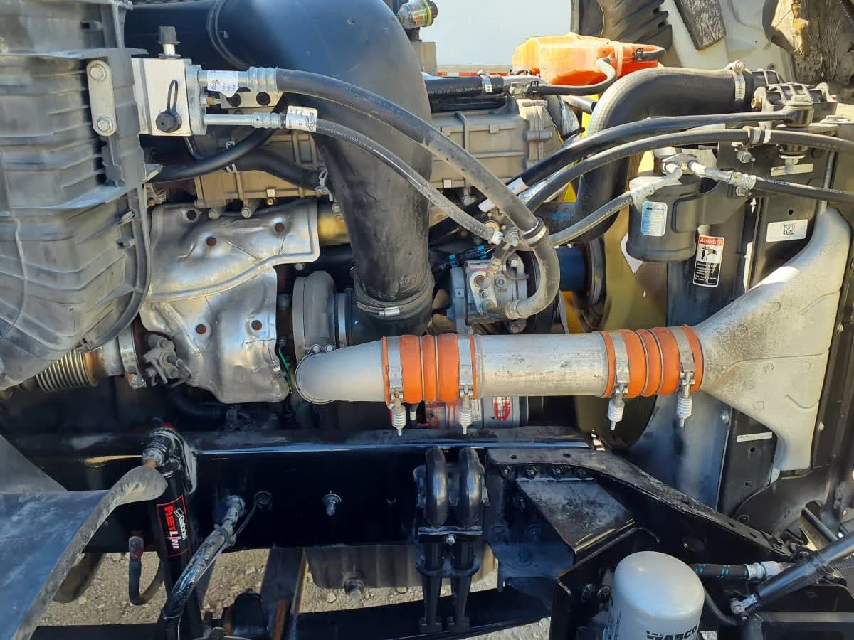 2019 Freightliner Cascadia - image 9