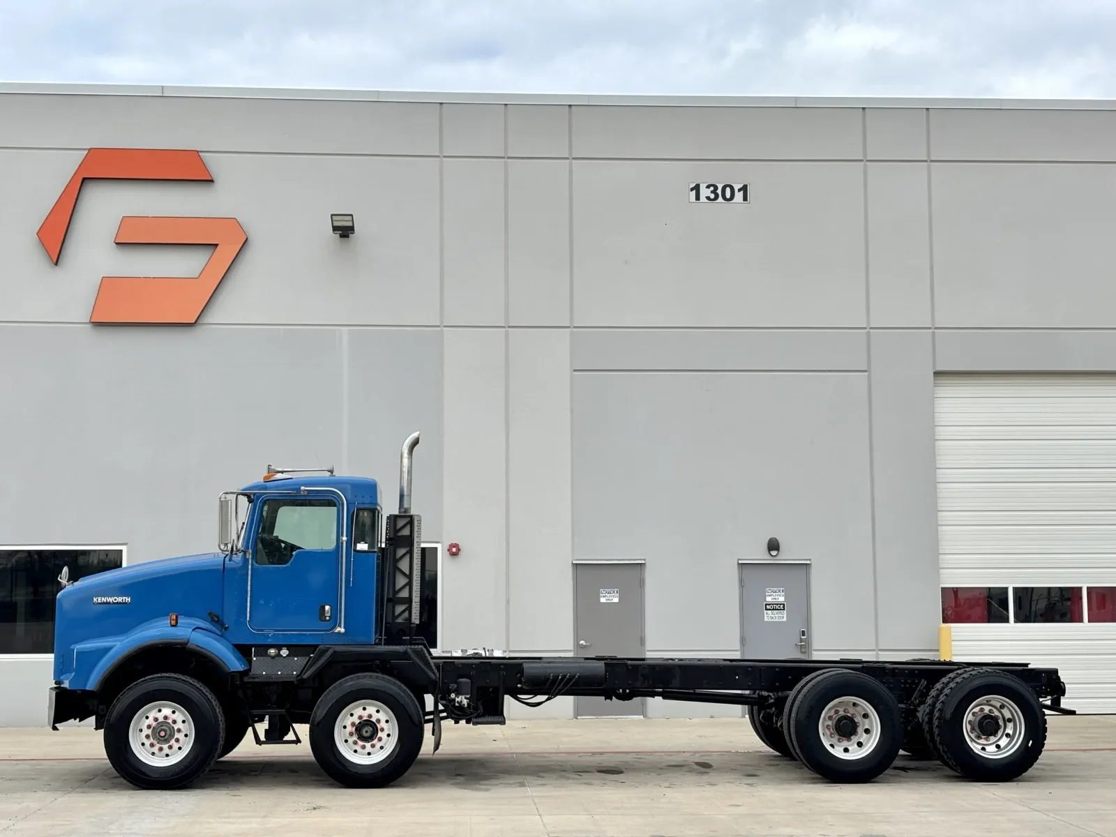 2005 Kenworth T800 in Hutchins, TX — photo 4