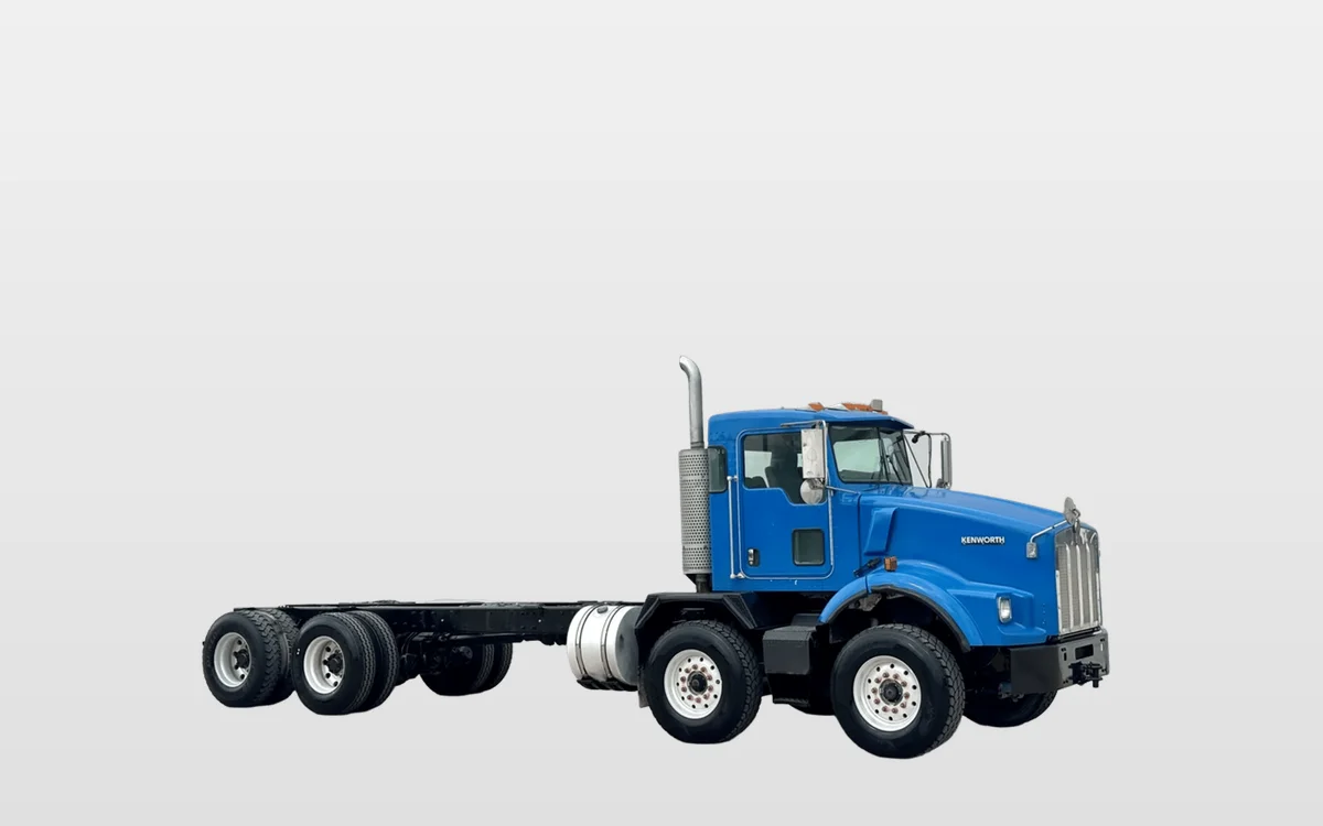 2005 Kenworth T800 - image 1