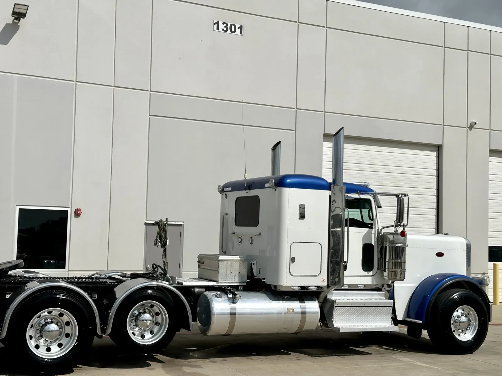2022 Peterbilt 389 - image 7