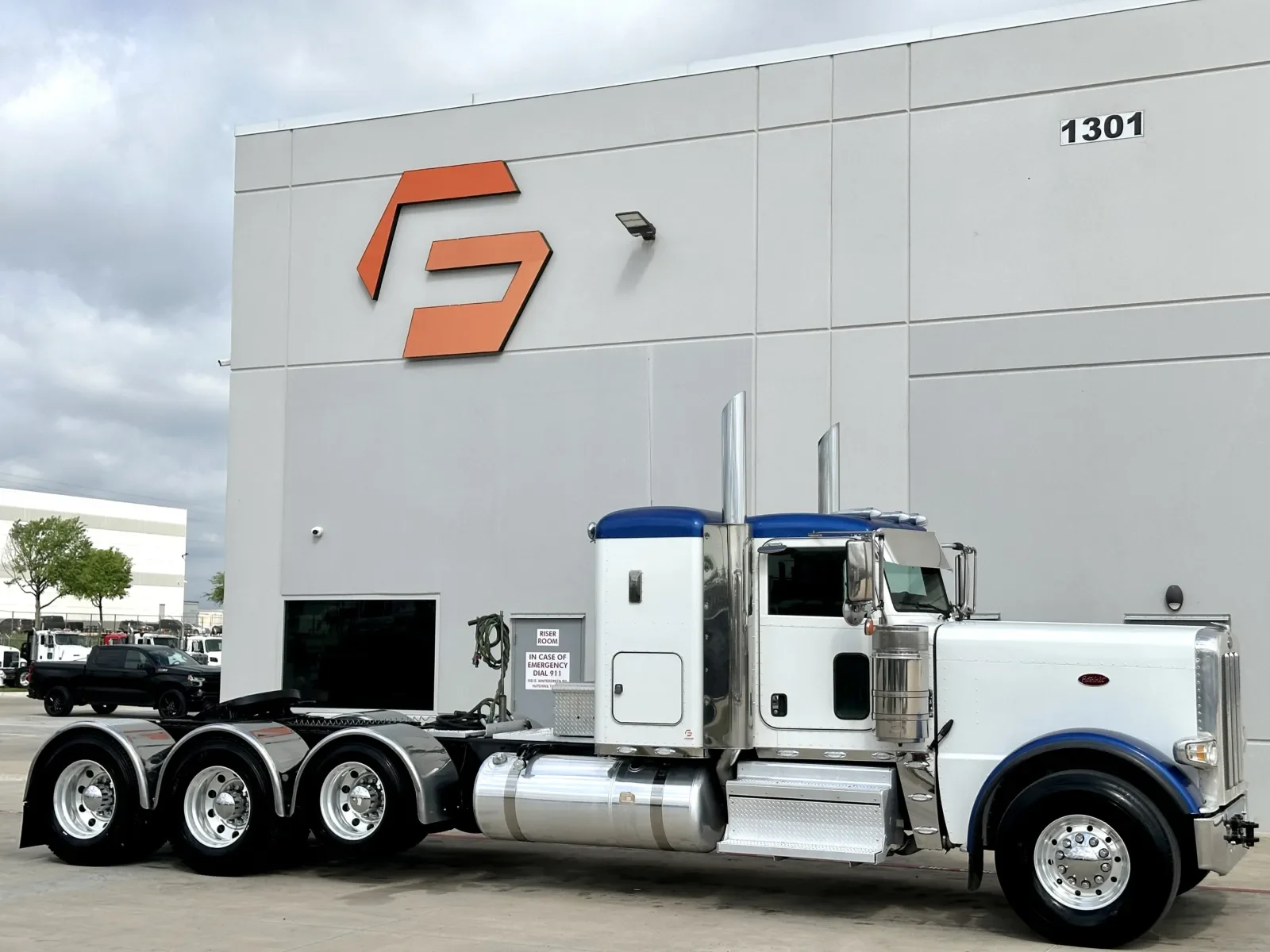 2022 Peterbilt 389 in Hutchins, TX