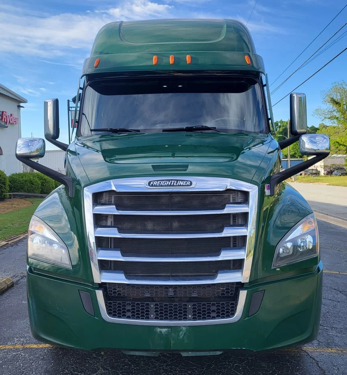 2020 Freightliner Cascadia in Jacksonville, FL — photo 2