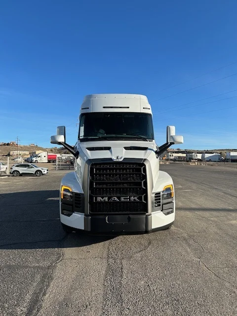 2026 Mack Pinnacle in Farmington, NM — photo 2