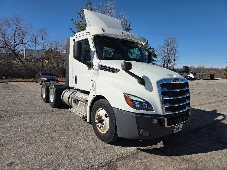 2020 Freightliner Cascadia in Kansas City, MO