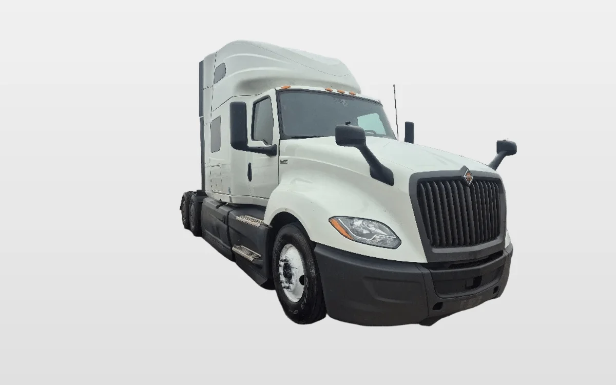 2023 International LT - image 1