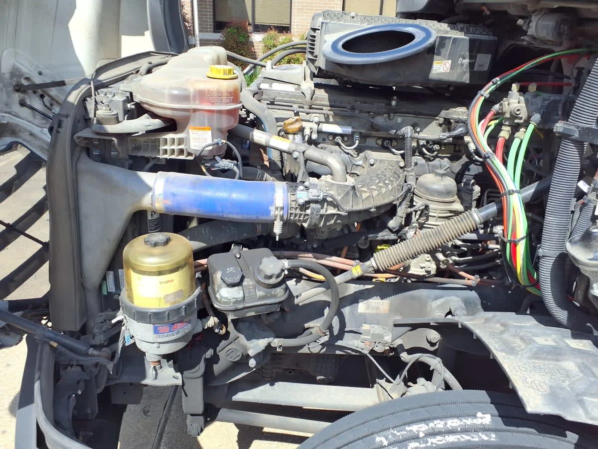 2023 Freightliner Cascadia in Houston, TX — photo 9