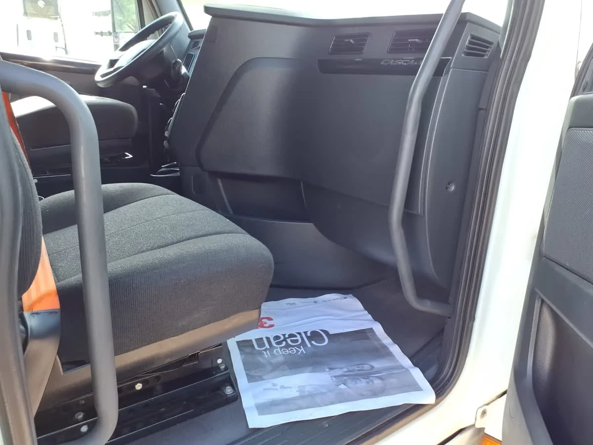 2023 Freightliner Cascadia in Houston, TX — photo 11