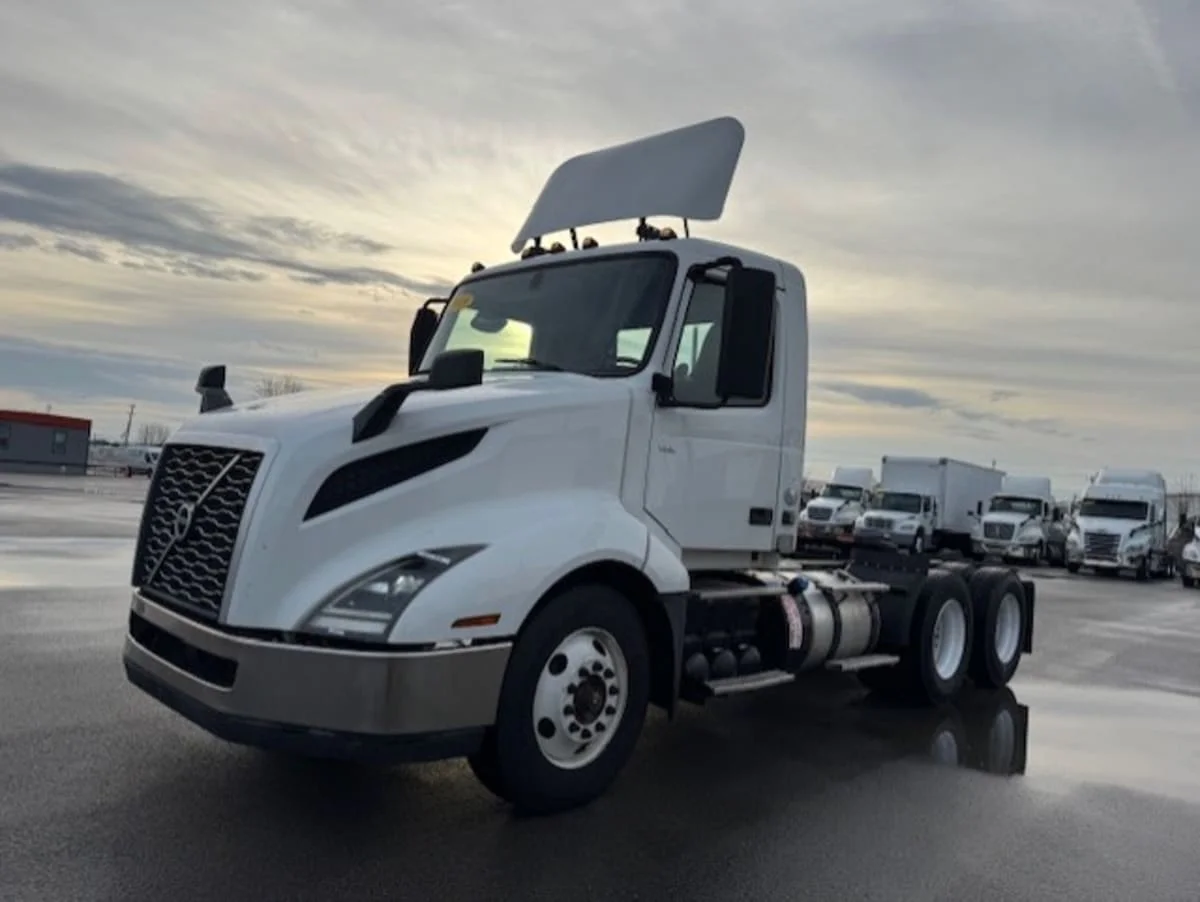 2019 Volvo VNL 860 in Clarksville, IN
