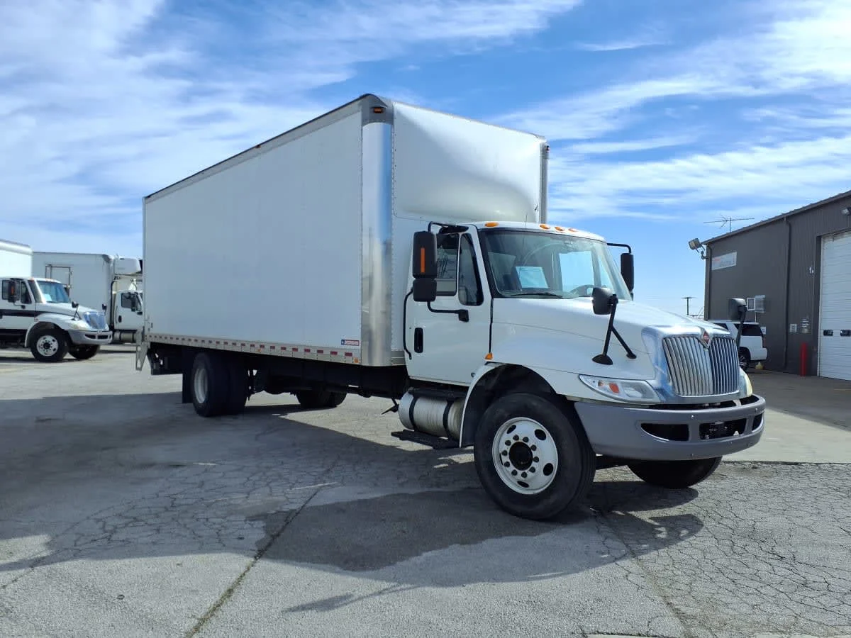 2019 International 4300 - image 3