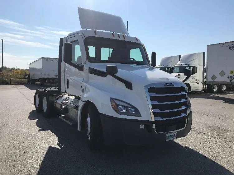 2020 Freightliner Cascadia in Louisville, KY
