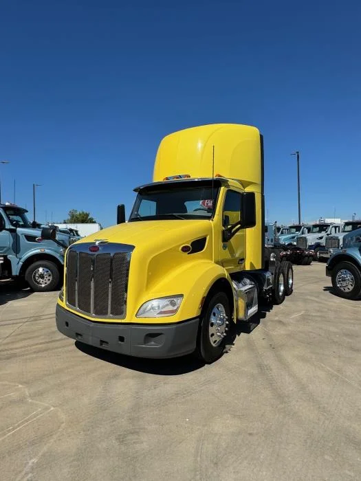 2021 Peterbilt 579 - image 4