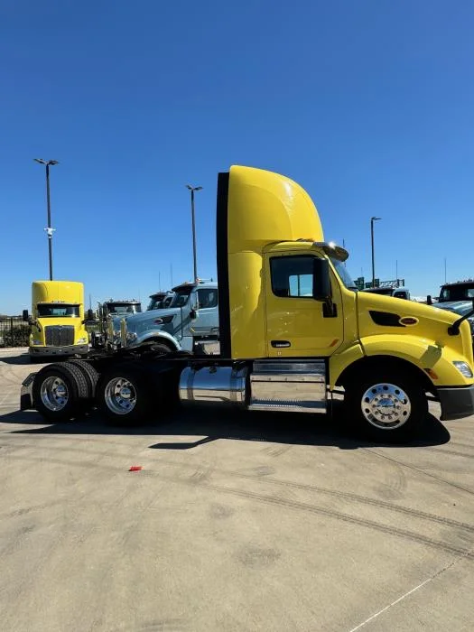 2021 Peterbilt 579 - image 8