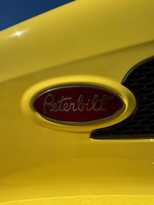 2021 Peterbilt 579 in Dallas, TX — photo 11