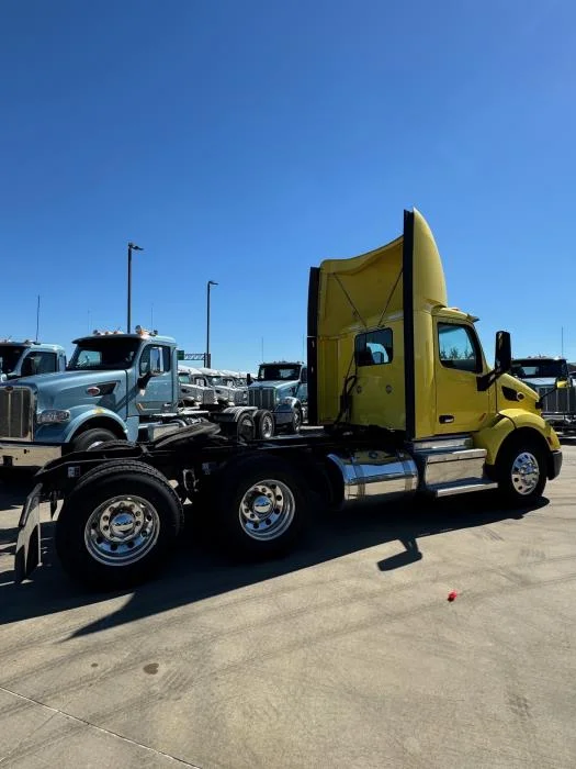 2021 Peterbilt 579 in Dallas, TX — photo 7