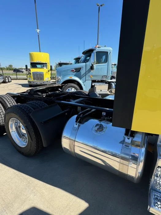 2021 Peterbilt 579 in Dallas, TX — photo 19