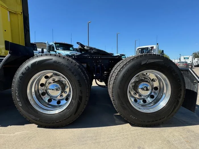 2021 Peterbilt 579 in Dallas, TX — photo 17
