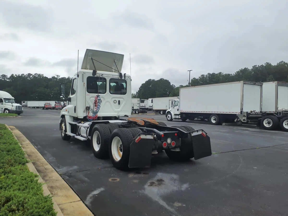 2018 Freightliner Cascadia in Atlanta, GA — photo 6
