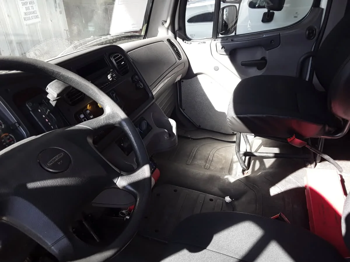 2018 Freightliner M2 106 in Montebello, CA — photo 8