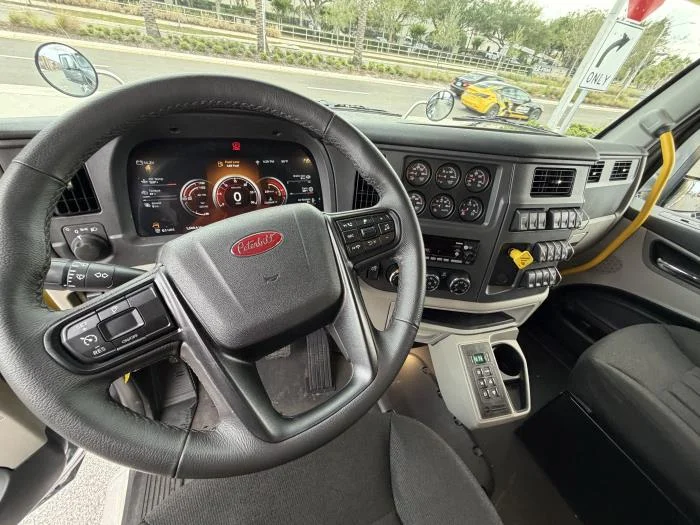 2027 Peterbilt 567 in Orlando, FL — photo 12