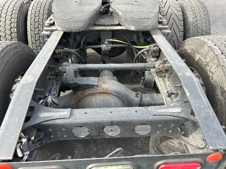 2020 International LT - image 6