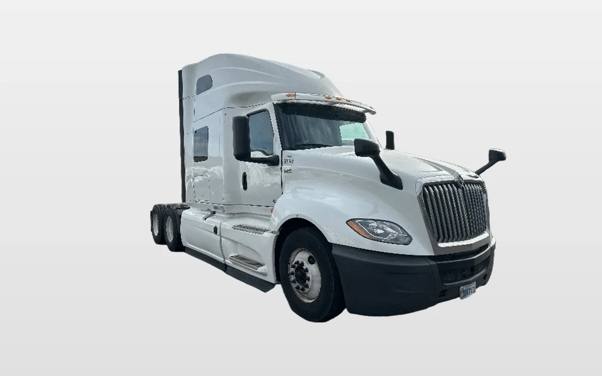 2020 International LT - image 1