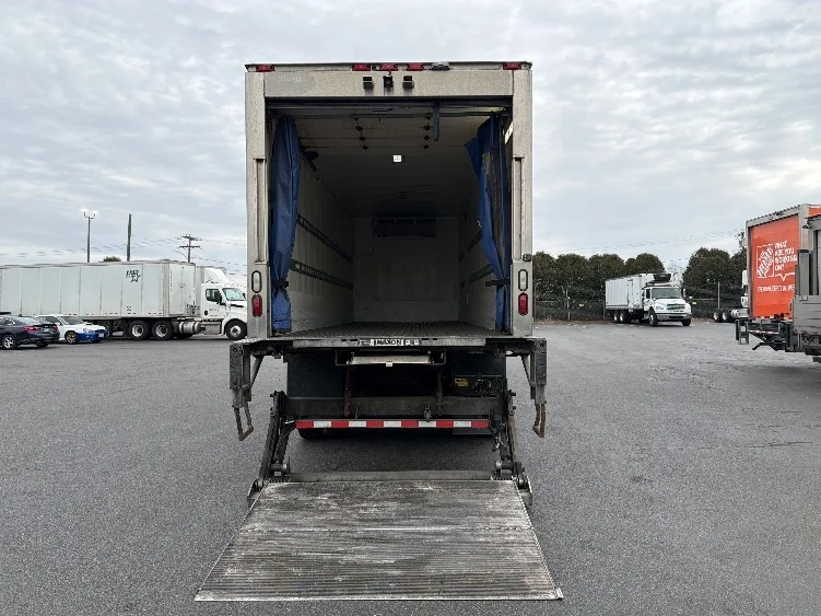 2019 Freightliner M2 106 - image 9