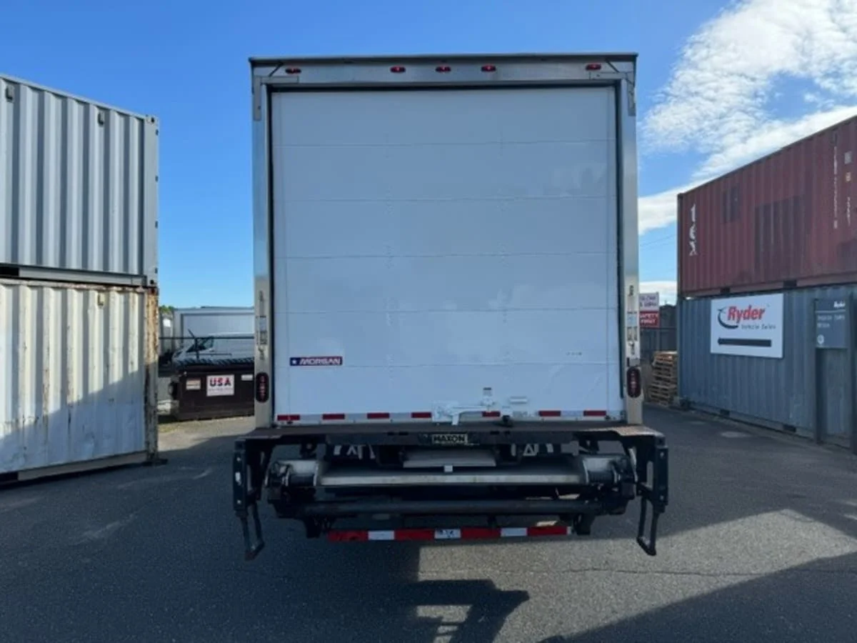 2017 Freightliner M2 106 in Springfield, MA — photo 5