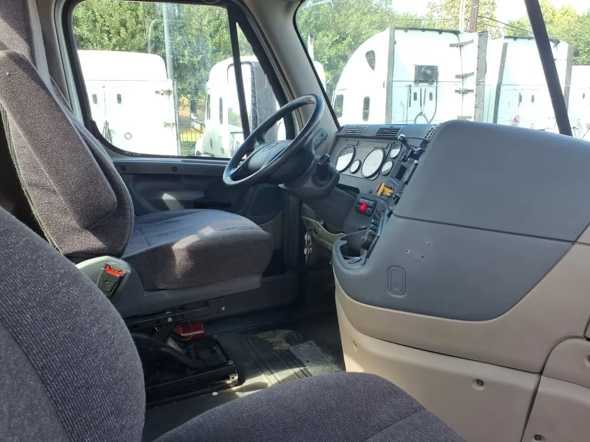 2019 Freightliner Cascadia in Houston, TX — photo 9