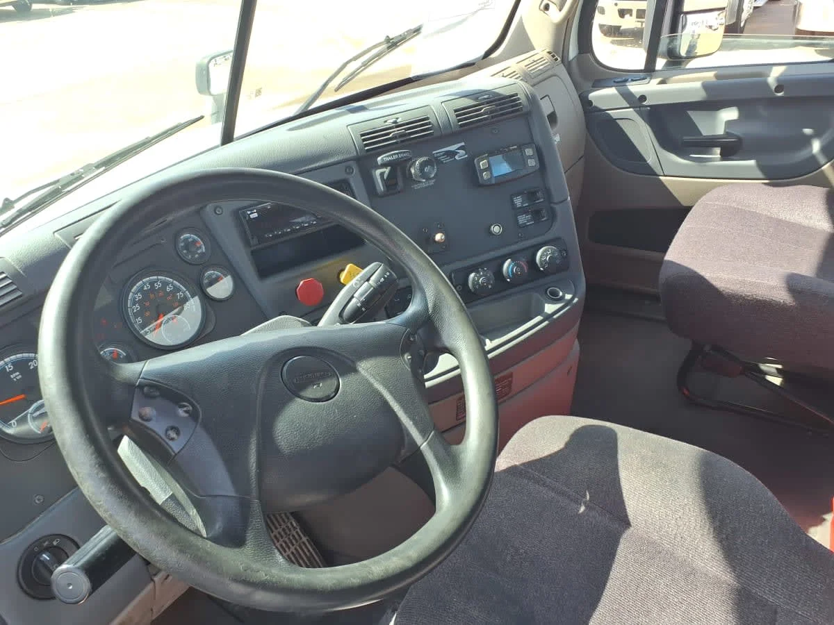 2019 Freightliner Cascadia in Houston, TX — photo 7