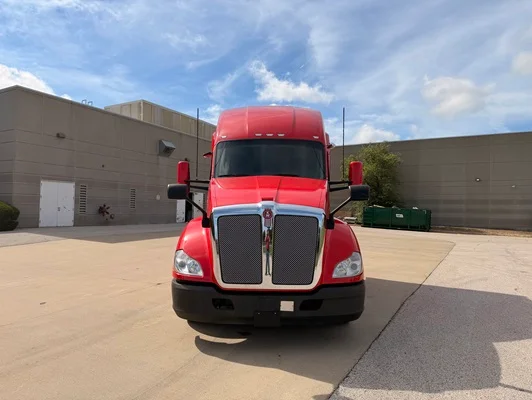 2022 Kenworth T680 in Olathe, KS — photo 9