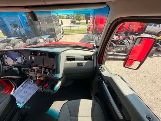2022 Kenworth T680 in Olathe, KS — photo 25