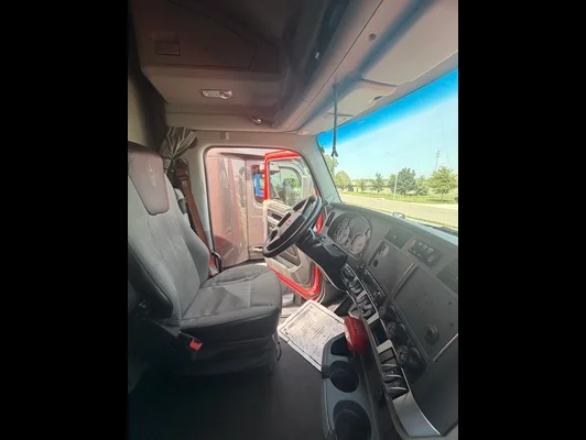 2022 Kenworth T680 in Olathe, KS — photo 20