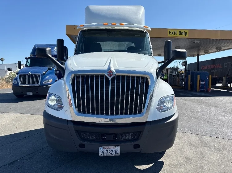 2019 International LT in West Sacramento, CA — photo 2