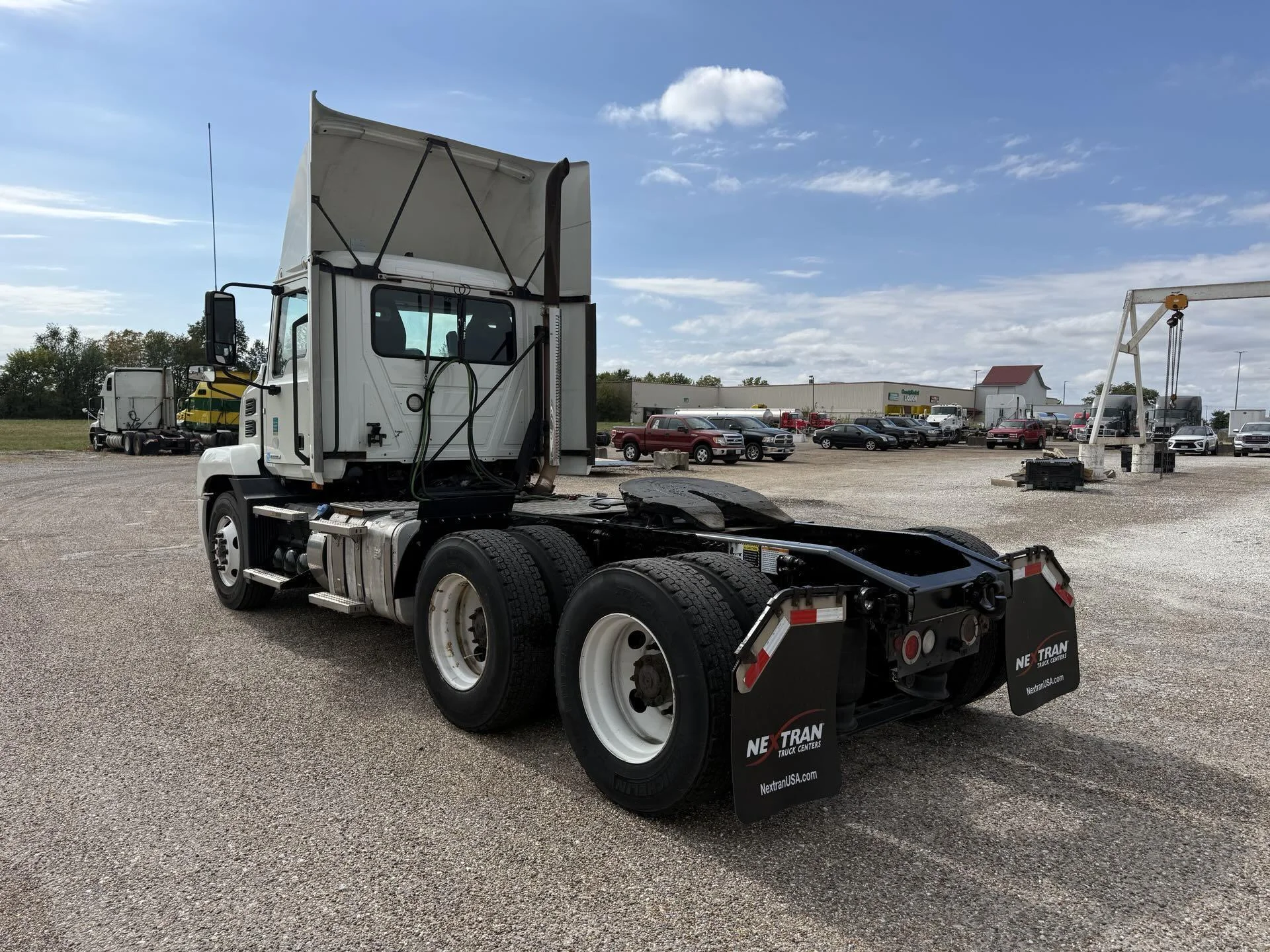 2019 Mack Anthem - image 6