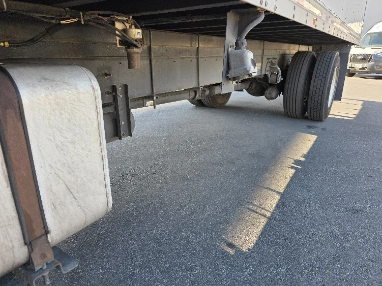 2019 Hino 338 - image 5