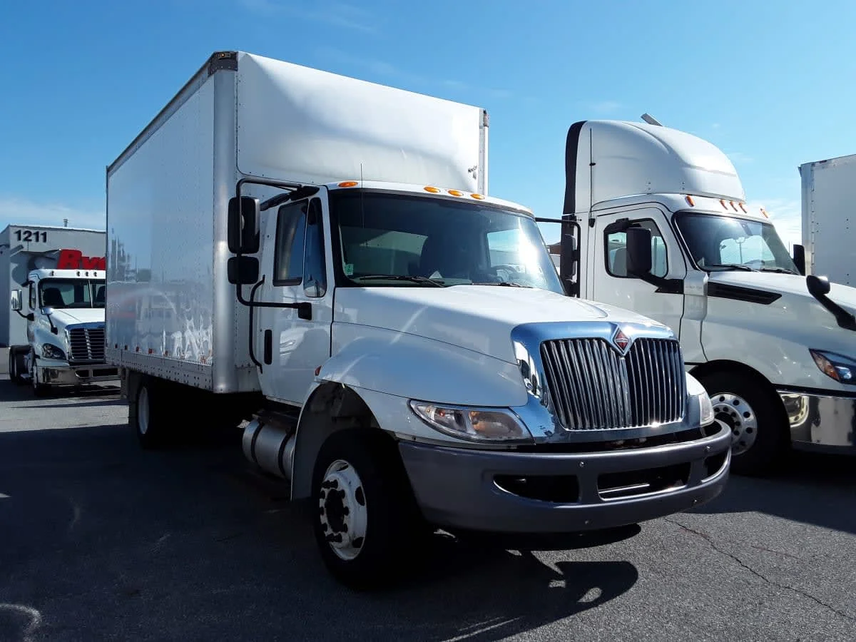2019 International 4300 in Allentown, PA — photo 3
