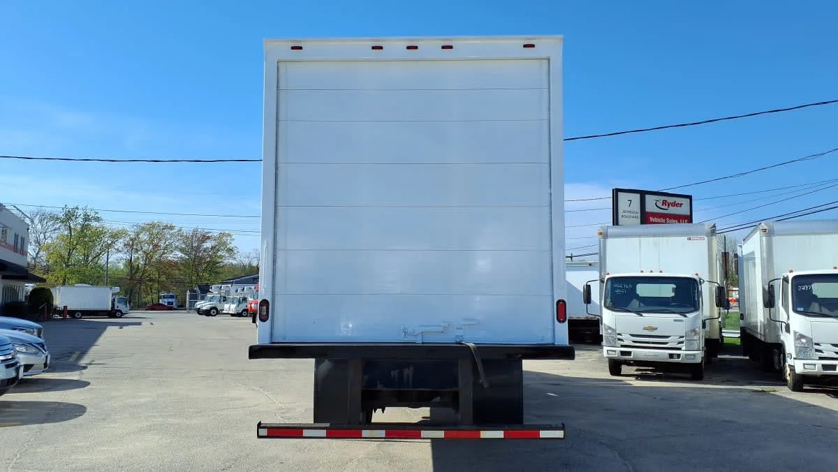 2019 Freightliner M2 106 in Warwick, RI — photo 5
